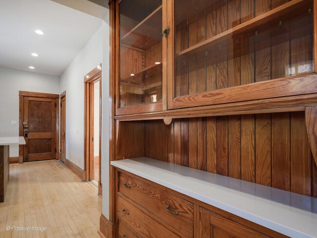 Building Photo - 1415 W George St