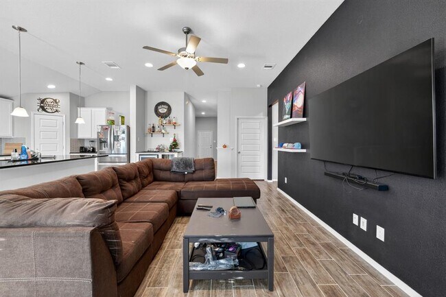 Building Photo - 20703 Ridgeview Rd