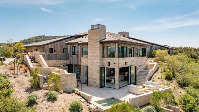 Building Photo - 3121 Old Topanga Canyon Rd