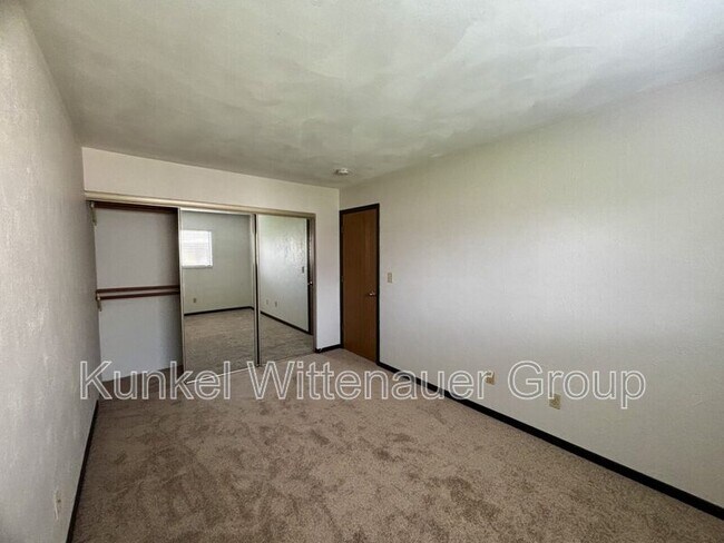 Building Photo - 262 Eagle Ridge