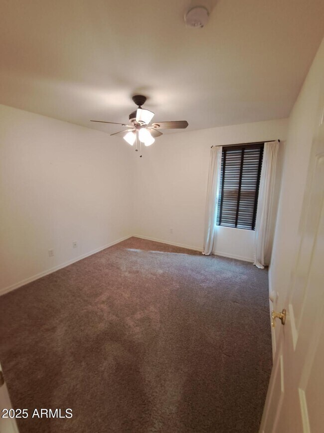 Building Photo - 3707 E Rolling Green Way