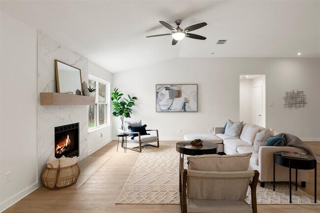 Building Photo - 8104 Doe Meadow Dr