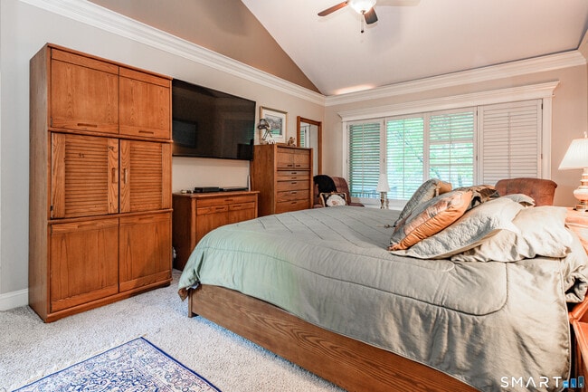 Building Photo - 2 Bramble Bush