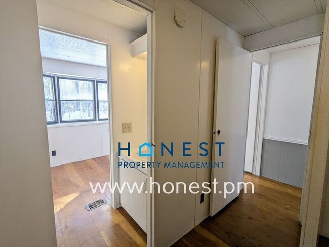 Building Photo - 9 Lexi Ln