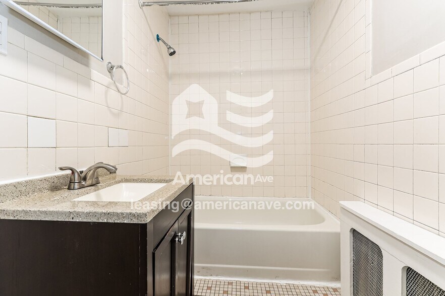 Building Photo - 2130 S Daggett St