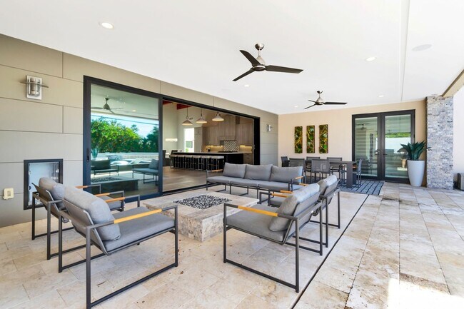 Building Photo - Stunning 4BR House in Phoenix