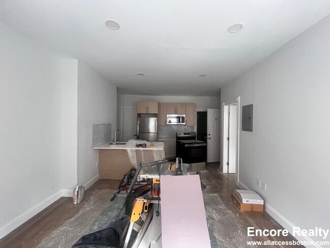 Building Photo - 225 Newbury St