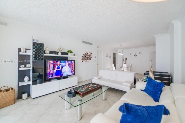 Building Photo - 2501 S Ocean Dr
