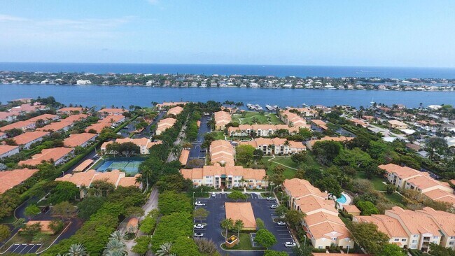 Building Photo - 160 Yacht Club Way