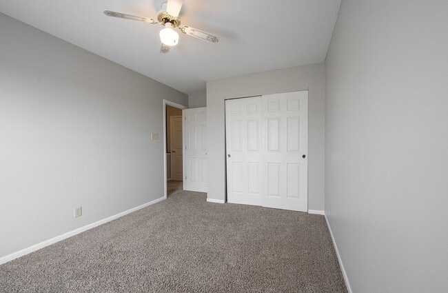 Building Photo - "Spacious 4-Bedroom Retreat with 2.5 Baths...