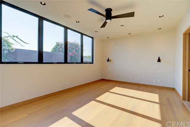 Building Photo - 1612 Ocean Dr