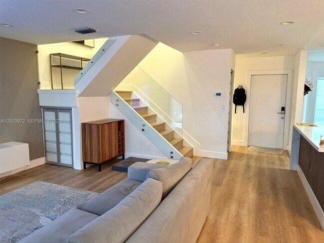 Building Photo - 6420 NW 109th Ave