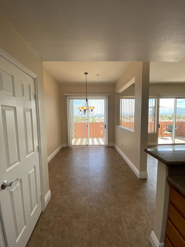 Building Photo - FABULOUS 4TH FLOOR CONDO IN GATED COMMUNIT...