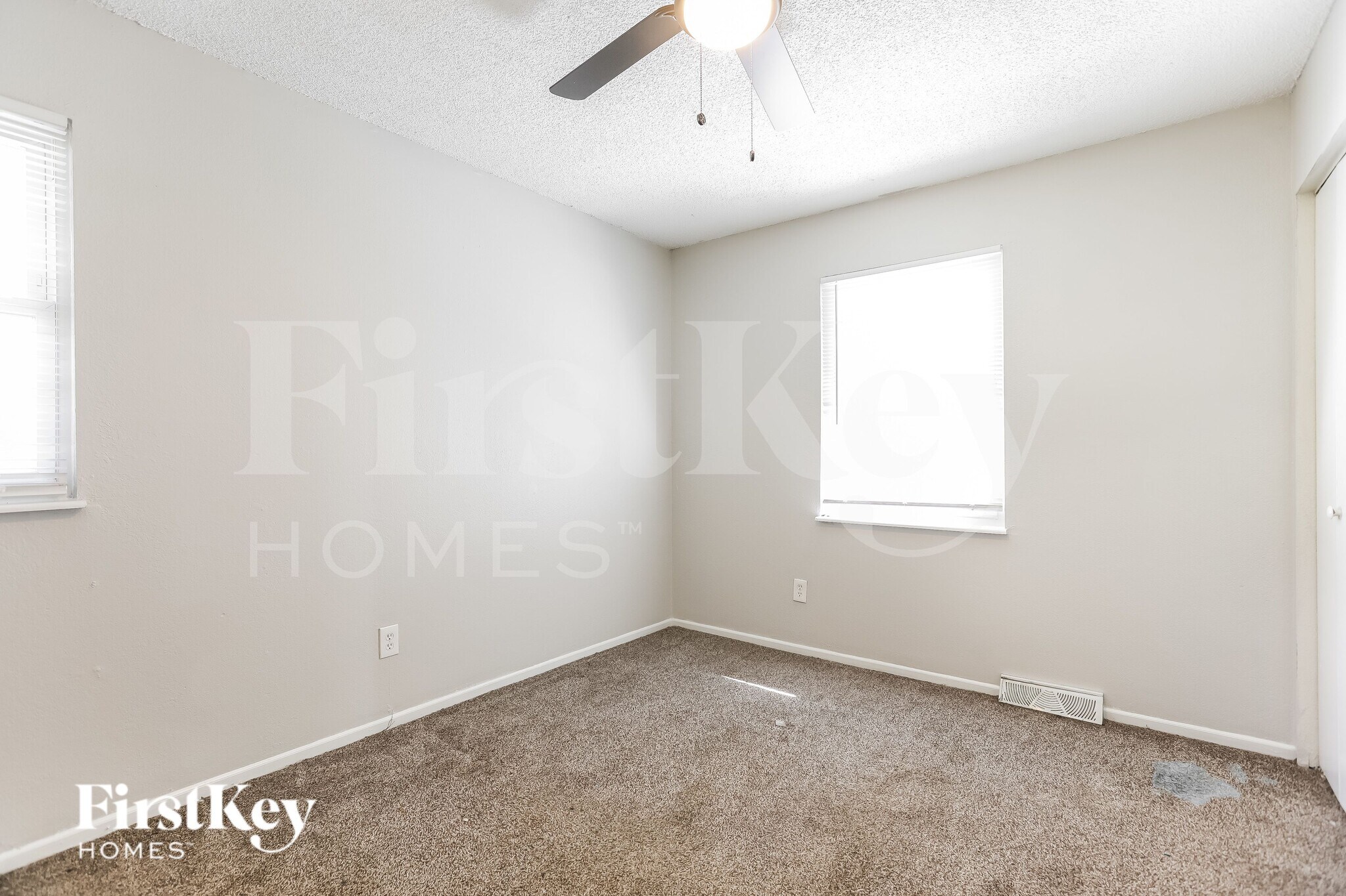 Building Photo - 1805 SW Speas Dr