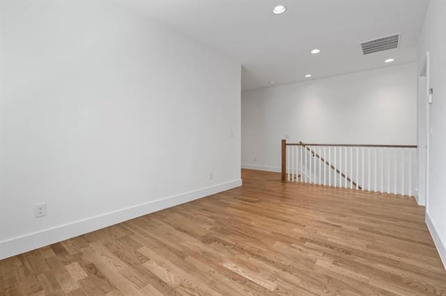 Building Photo - 5539 Longview St