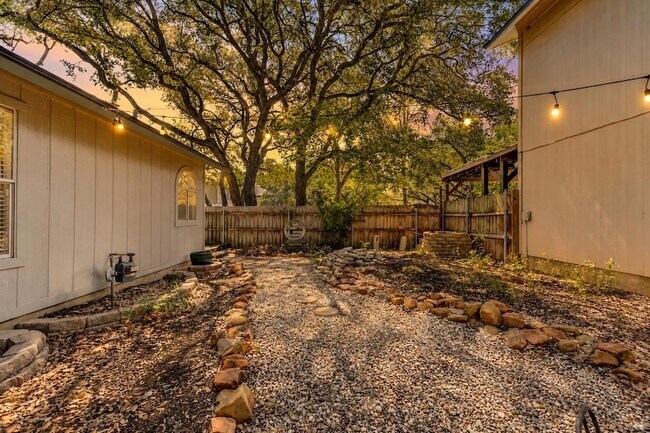 Building Photo - 10503 N Platt River Dr