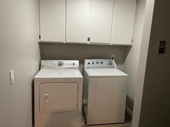 Building Photo - 1615 4th St