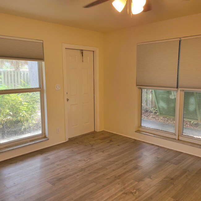 entrance to living room - 2031 NE 56th St