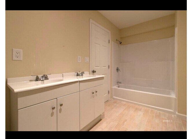 Building Photo - 54055 Pine Crest Ave