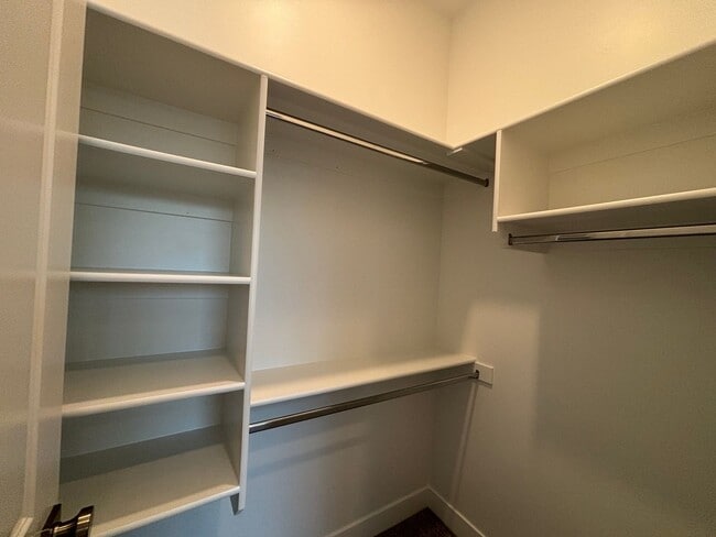 Building Photo - SPACIOUS PATIO HOME FOR RENT!