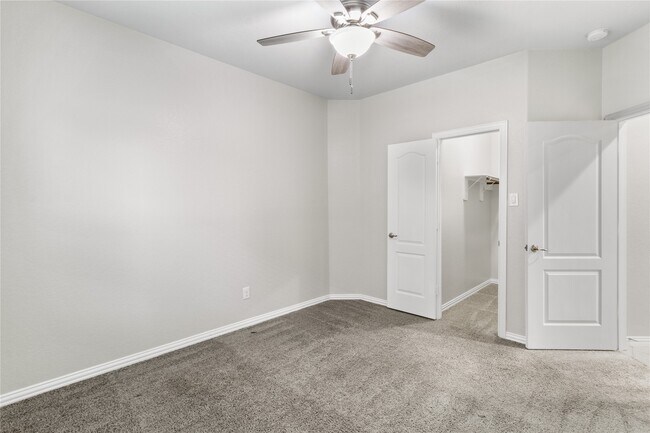 Building Photo - 131 San Jacinto Dr