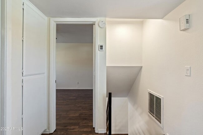 Building Photo - 10420 North 11th St