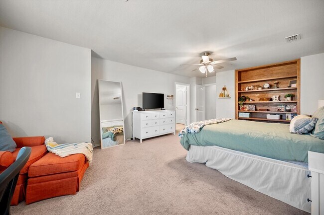 Building Photo - 3500 Brentwood Dr