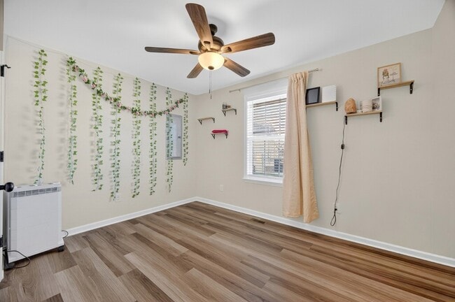 Building Photo - 3019 Cambridge Ct