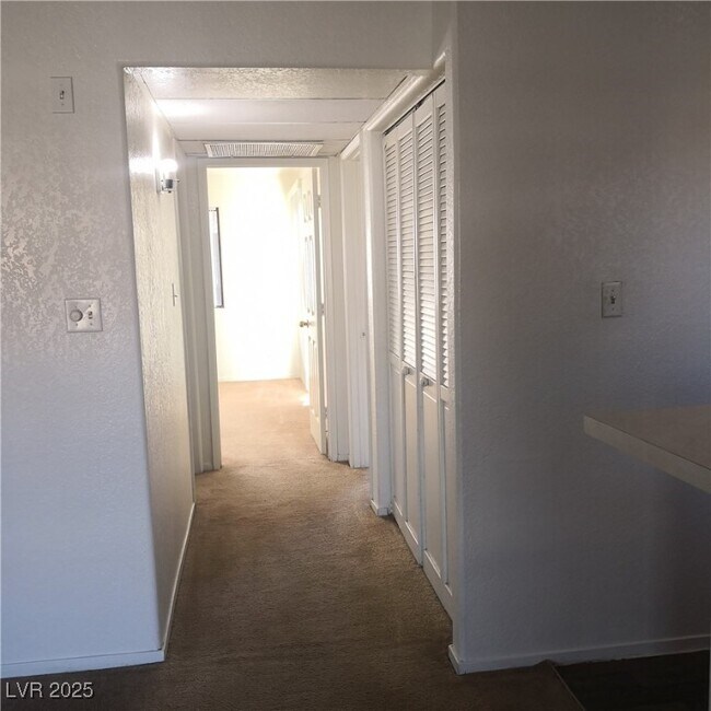 Building Photo - 5026 S Rainbow Blvd