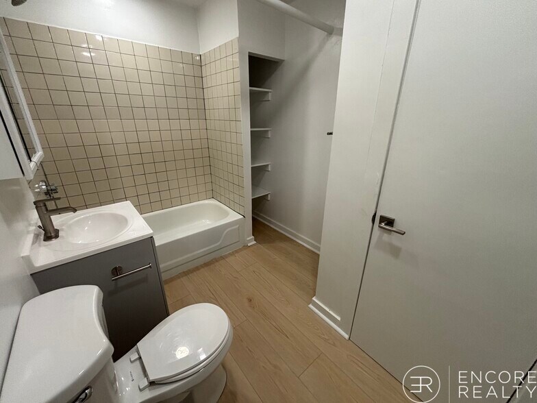 Building Photo - 19 Peterborough St