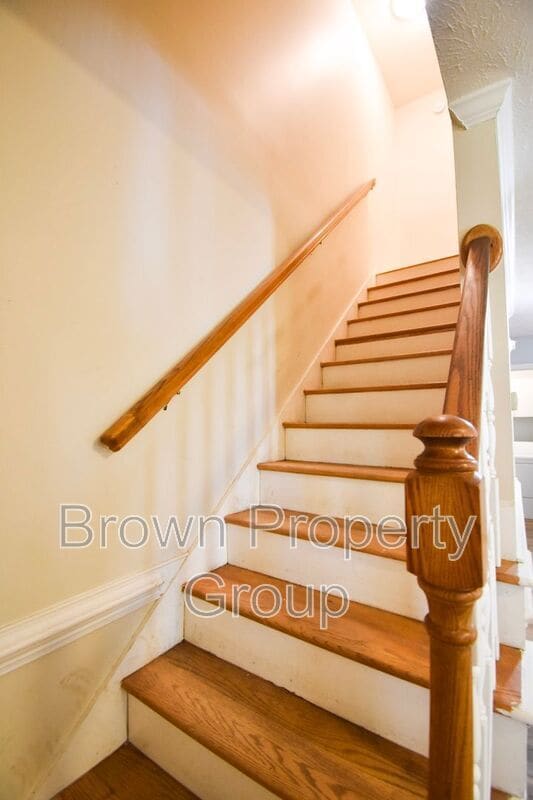 Building Photo - 624 Porter Rd