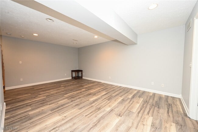 Building Photo - 655 Almas Ct
