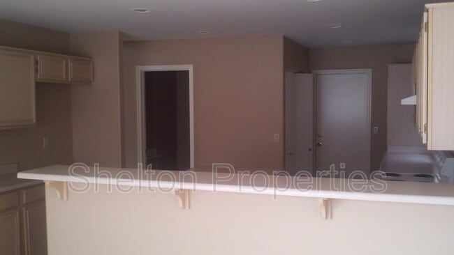 Building Photo - 6822 W Louise Dr