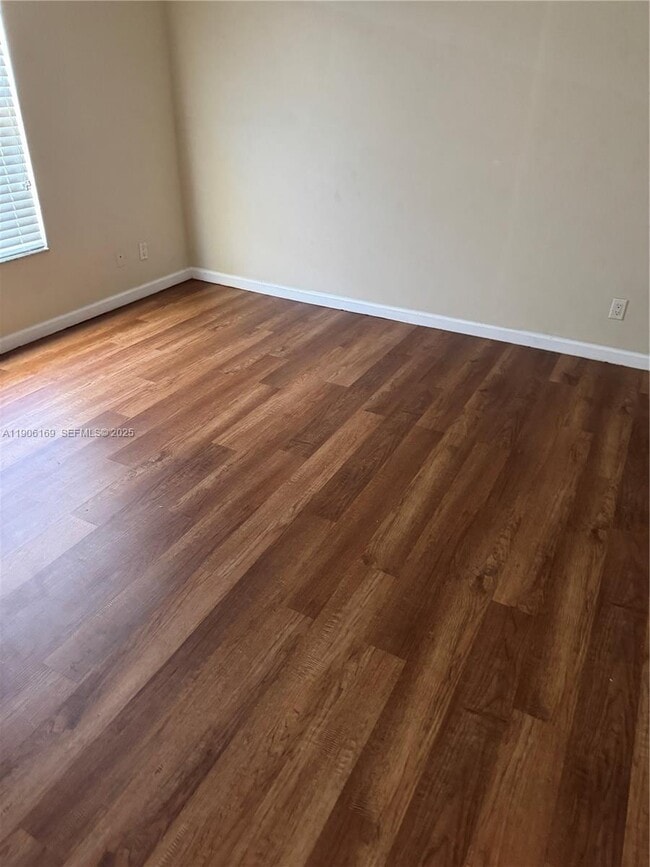 Building Photo - 726 SW McCracken Ave