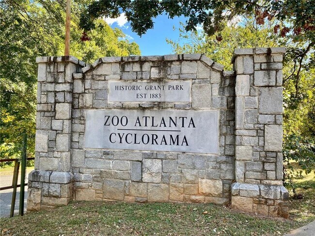 Building Photo - 520 Park Ave SE