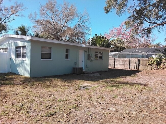 Building Photo - 327 Barbara Cir