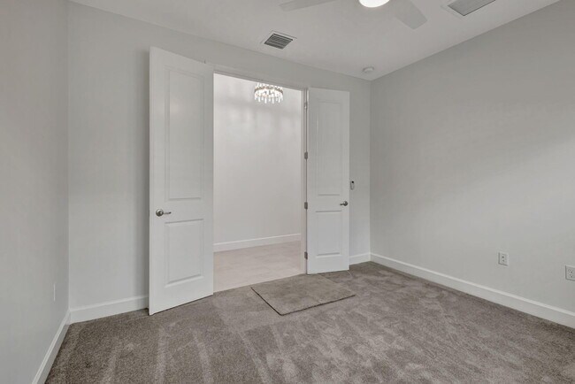 Building Photo - 12557 SW Rain River Dr
