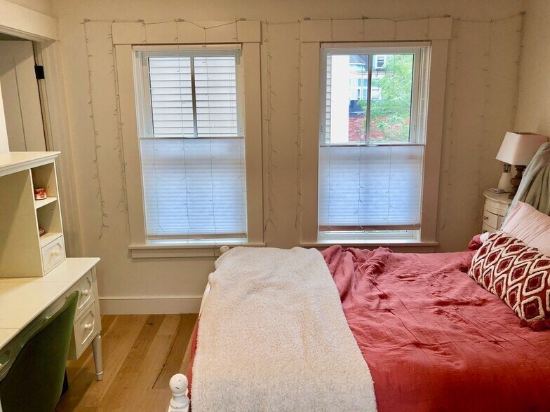 Building Photo - 227 Concord Ave