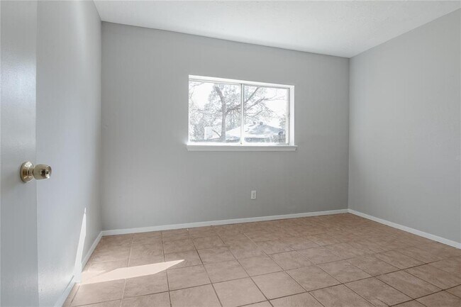 Building Photo - 4530 Adonis Dr