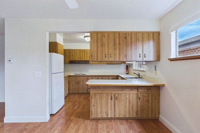 Building Photo - 1333 Regent St