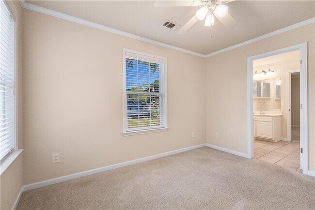 Building Photo - 1234 King Springs Ct SE