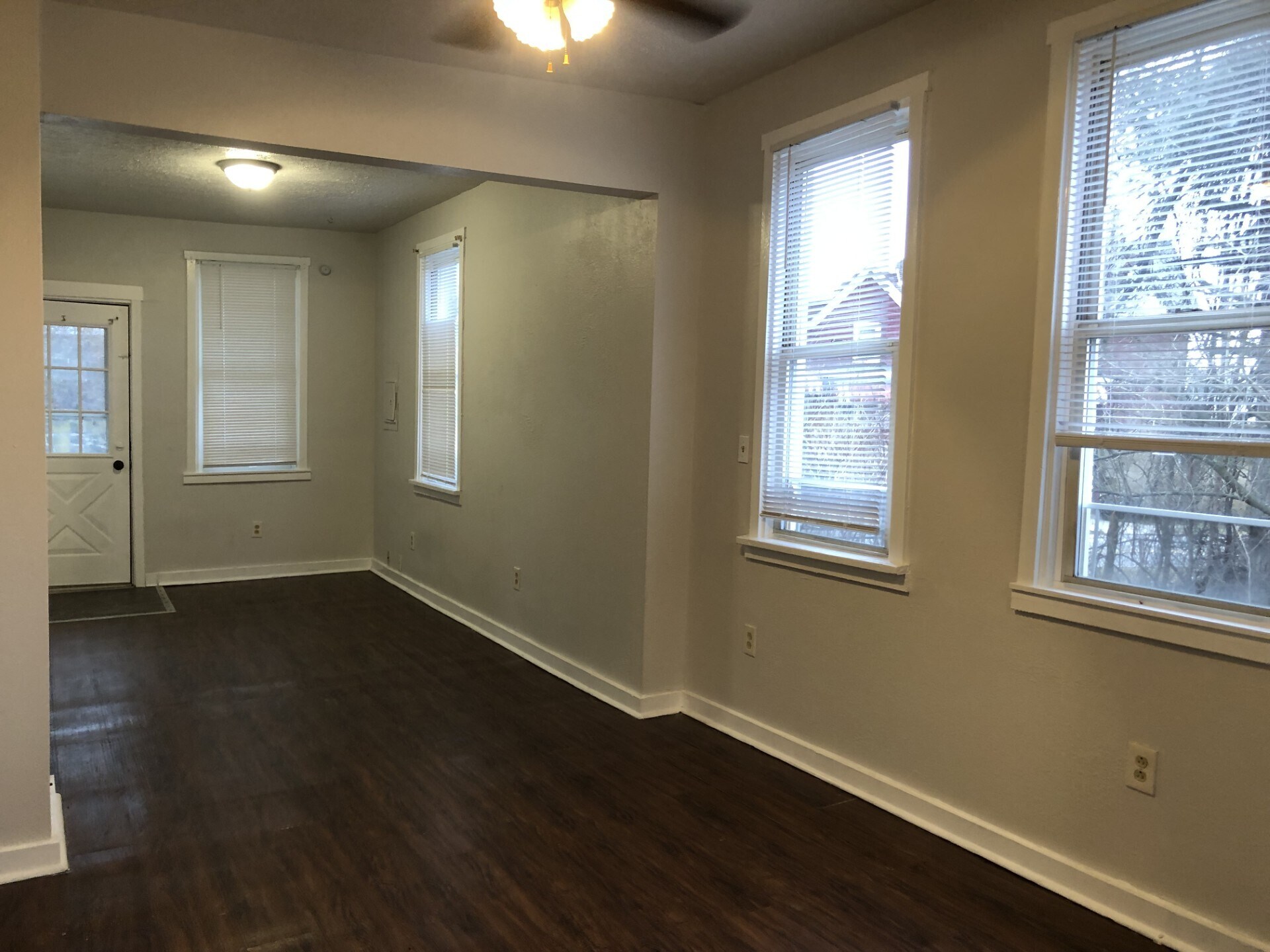 Building Photo - 516 Center Ave