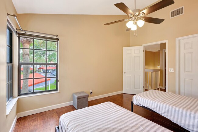 Building Photo - 2299 Treasure Isle Dr