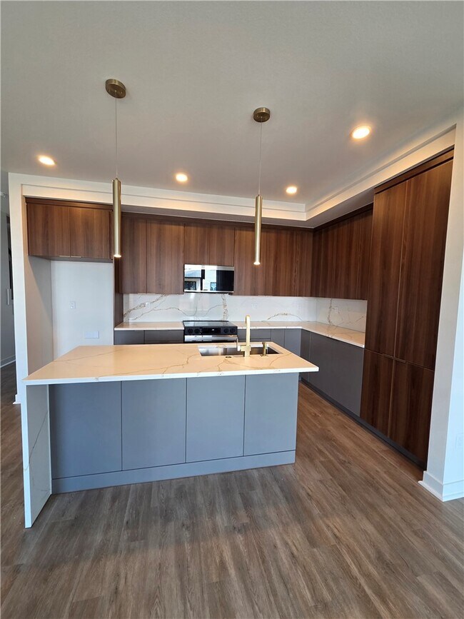 Building Photo - 1112 Emilia Ave