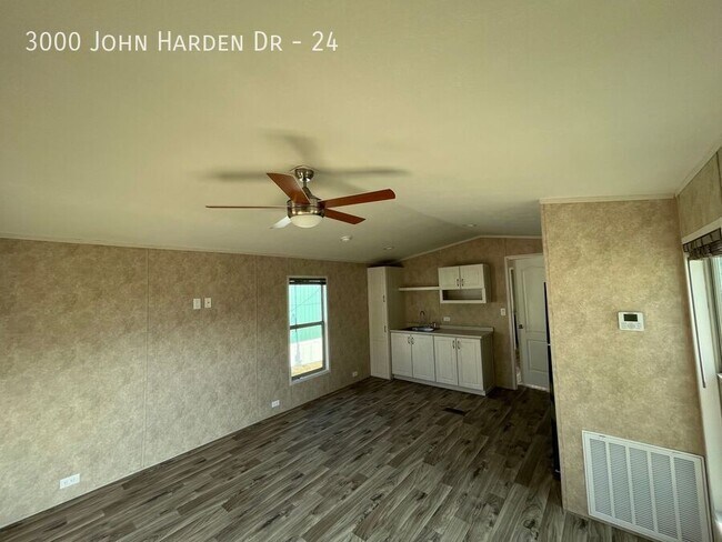 Building Photo - 3000 John Harden Dr