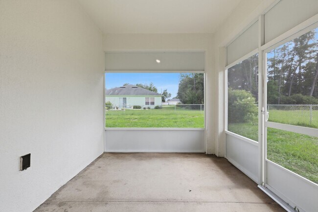 Building Photo - 5574 SW 128th Pl