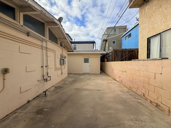 Building Photo - 313-317 Highland- LT