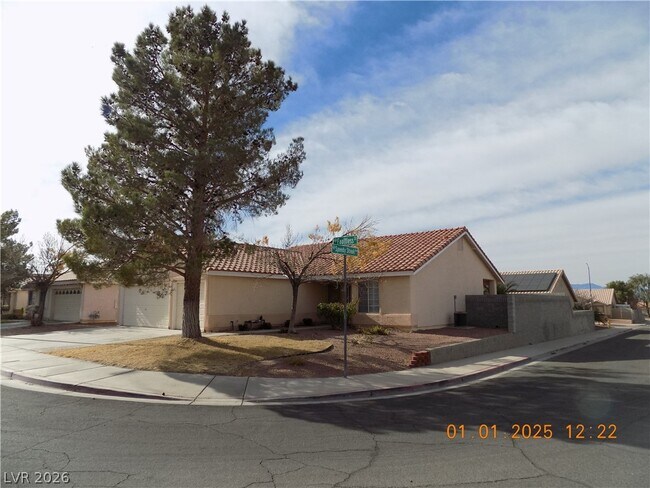 Building Photo - 513 Faultless St