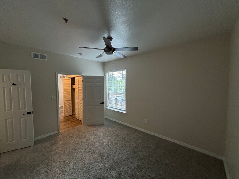 Building Photo - 250 S Stagecoach Trail