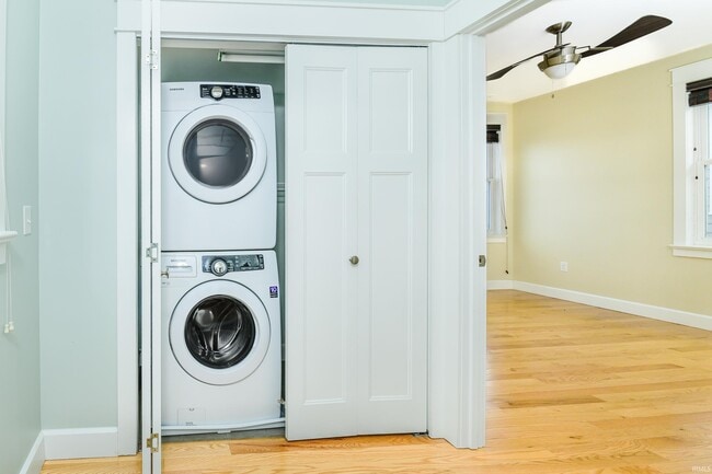 Building Photo - 819 S Morton St